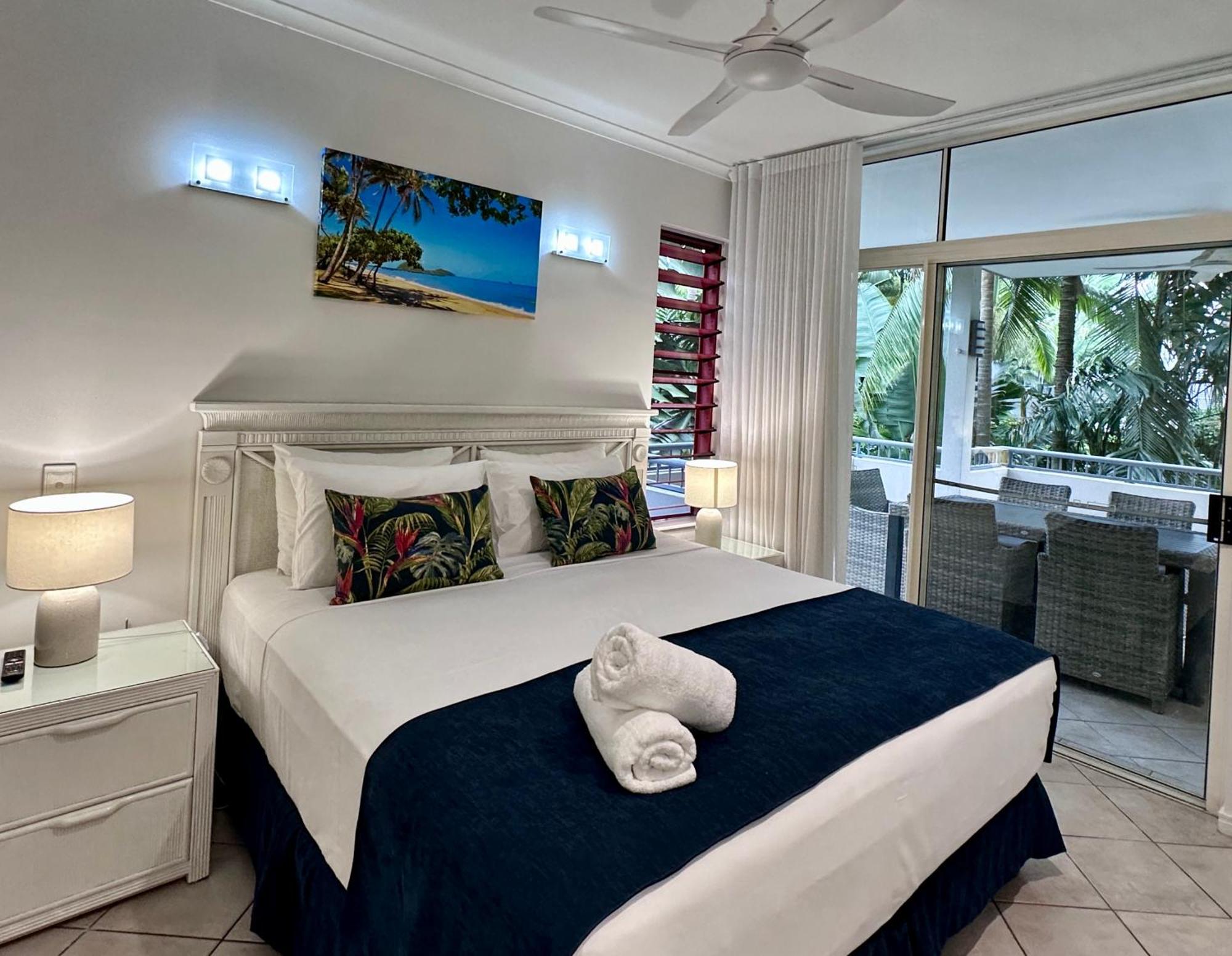 Oasis At Palm Cove Aparthotel Buitenkant foto