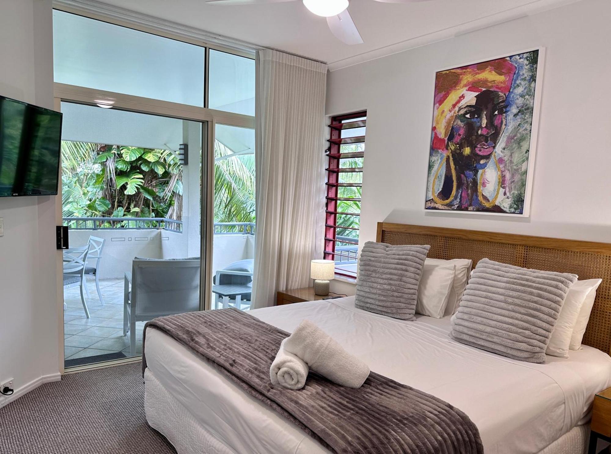 Oasis At Palm Cove Aparthotel Buitenkant foto